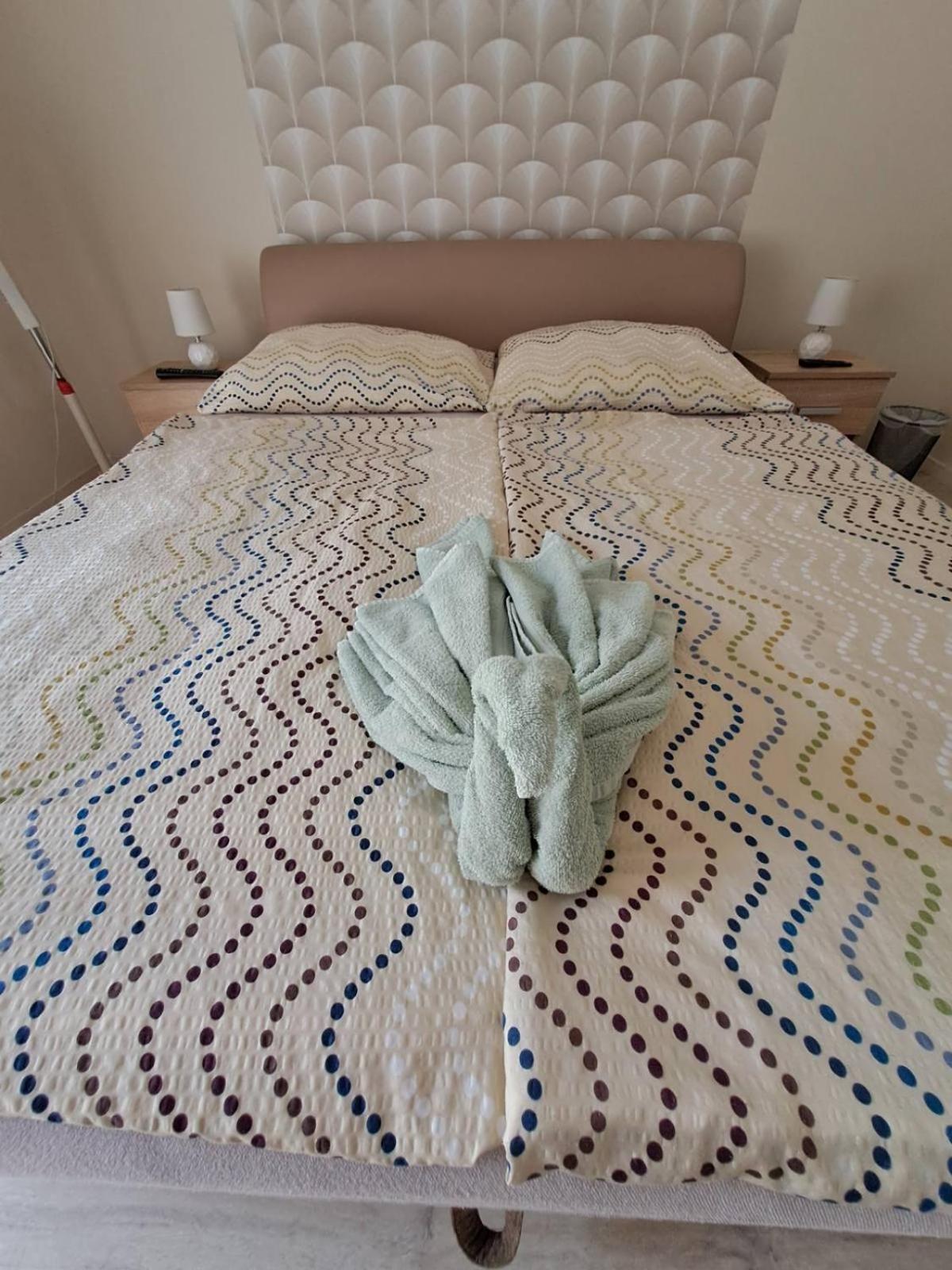 Berta Panzio Bed & Breakfast Hajdúszoboszló Екстериор снимка