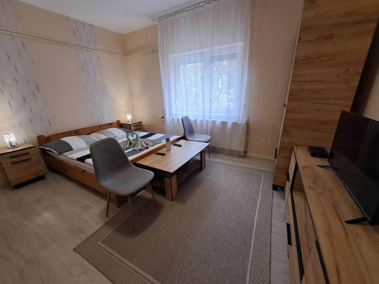 Berta Panzio Bed & Breakfast Hajdúszoboszló Стая снимка