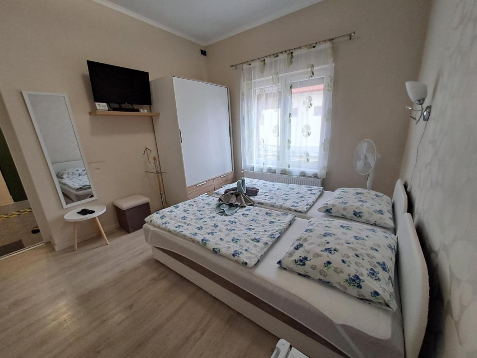 Berta Panzio Bed & Breakfast Hajdúszoboszló Стая снимка